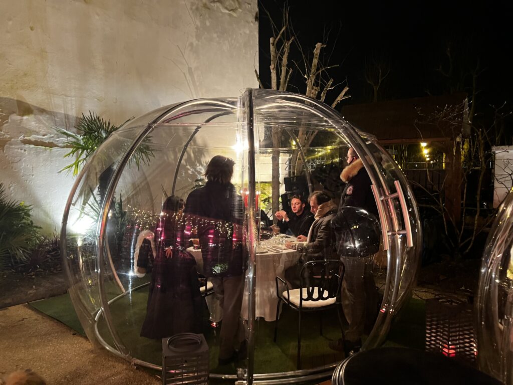 Comment couvrir sa terrasse de restaurant avec les igloos transparents Astreea